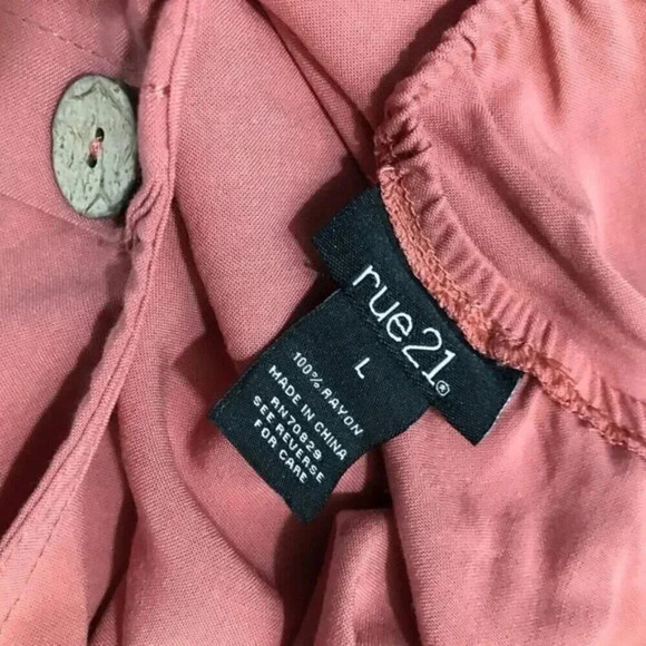 RUE 21 Spaghetti Strap Coral Tank Top with Wooden Buttons NEW Size Large - Picture 10 of 11